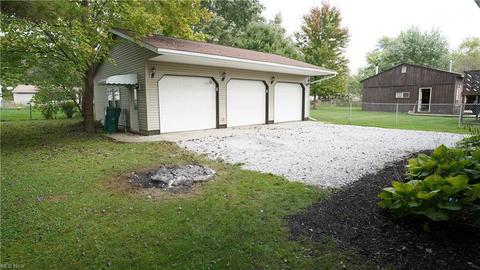 9066 Wilverne Dr, Windham, OH 44288 photo 2