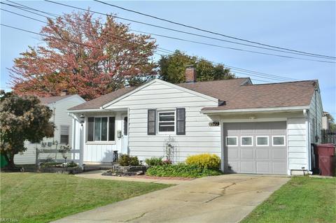 2127 E 40th St, Ashtabula, OH 44004 photo 2