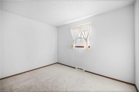 38678 Bell Rd, Willoughby, OH 44094 photo 8