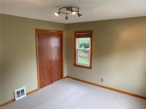 965 Learidge Rd, Lyndhurst, OH 44124 photo 8