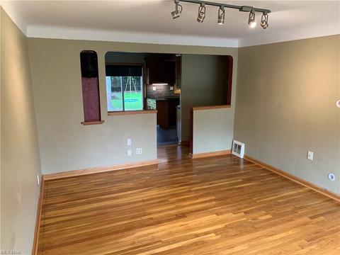 965 Learidge Rd, Lyndhurst, OH 44124 photo 6
