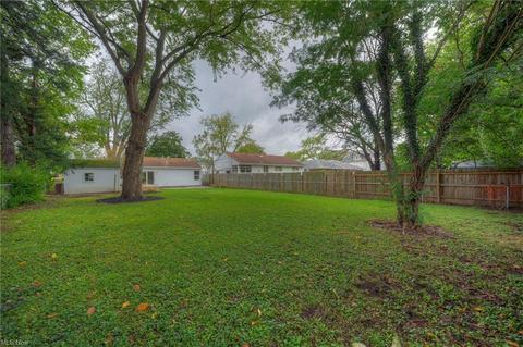 133 Roosevelt Ave, Elyria, OH 44035 photo 9