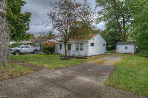 133 Roosevelt Ave, Elyria, OH 44035 photo 3
