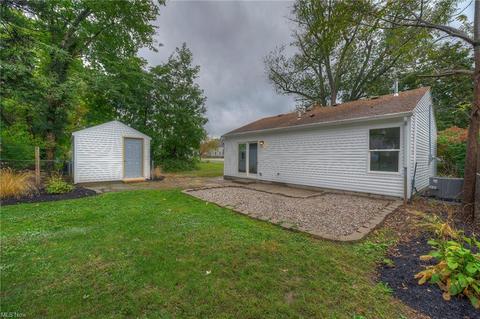 133 Roosevelt Ave, Elyria, OH 44035 photo 10