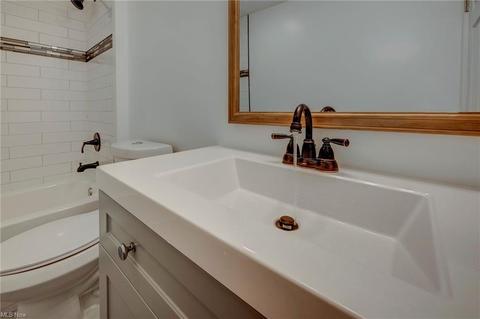 133 Roosevelt Ave, Elyria, OH 44035 photo 29