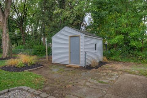 133 Roosevelt Ave, Elyria, OH 44035 photo 5