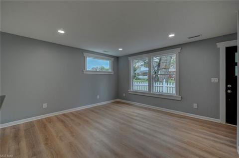 133 Roosevelt Ave, Elyria, OH 44035 photo 15