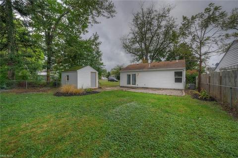 133 Roosevelt Ave, Elyria, OH 44035 photo 6