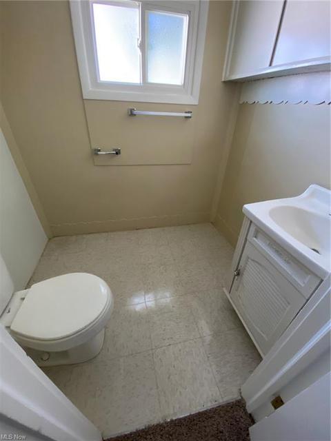 30060 Robert St, Wickliffe, OH 44092 photo 16