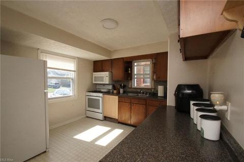 3408 Maplecrest Ave, Parma, OH 44134 photo 7