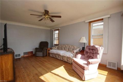 3408 Maplecrest Ave, Parma, OH 44134 photo 5