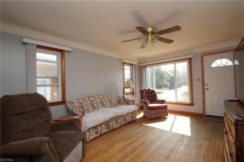 3408 Maplecrest Ave, Parma, OH 44134 photo 4