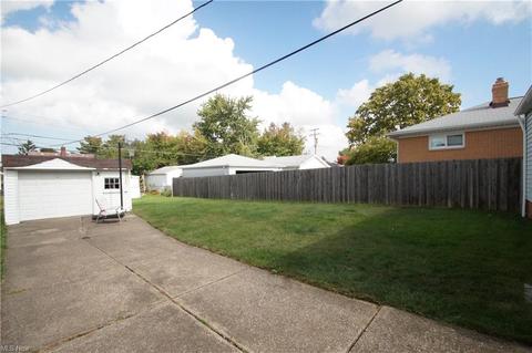 3408 Maplecrest Ave, Parma, OH 44134 photo 2