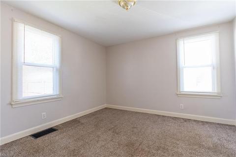 2703 Gilbert Ave NE, Canton, OH 44705 photo 8