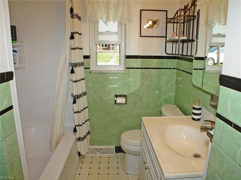 418 N 20th St, Weirton, WV 26062 photo 8