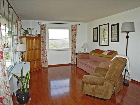 418 N 20th St, Weirton, WV 26062 photo 2
