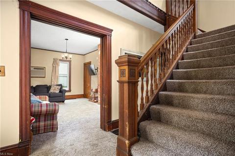 116 S Redfield St, Lodi, OH 44254 photo 2