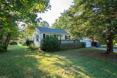 102 E Ingleside Dr, Coventry, OH 44319 photo 2