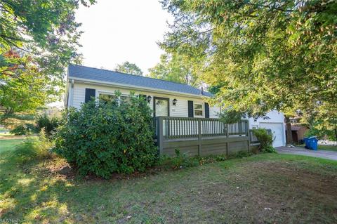 102 E Ingleside Dr, Coventry, OH 44319 photo 1