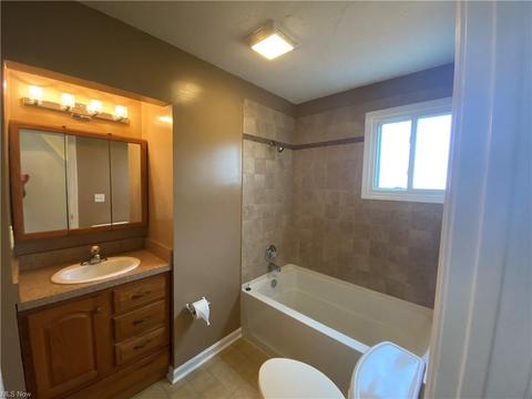 921 E 33rd St, Lorain, OH 44055 photo 22
