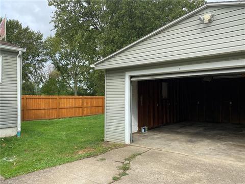 921 E 33rd St, Lorain, OH 44055 photo 9