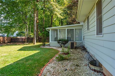 140 Devonshire Ct, Elyria, OH 44035 photo 24