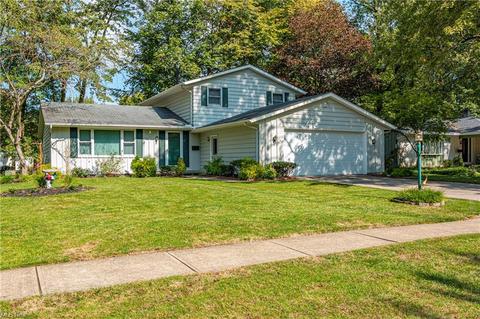 140 Devonshire Ct, Elyria, OH 44035 photo 1