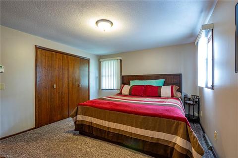 140 Devonshire Ct, Elyria, OH 44035 photo 13
