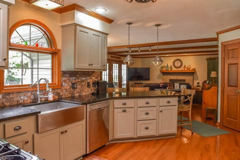 1741 Summerchase Rd NE, Canton, OH 44721 photo 4