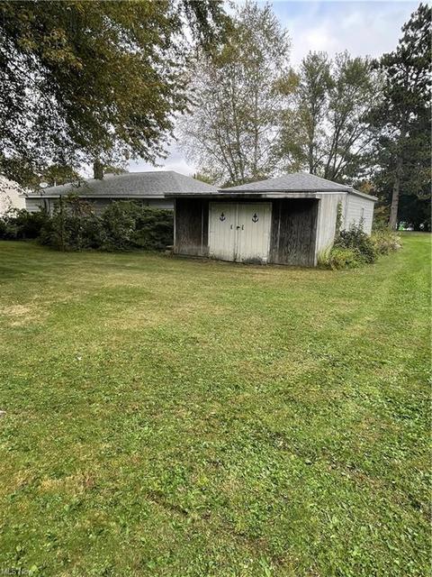 8007 Center Rd, Ashtabula, OH 44004 photo 3