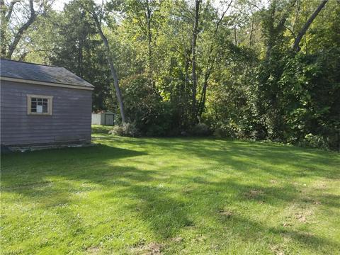 5015 Blakeslee St, Ashtabula, OH 44004 photo 3