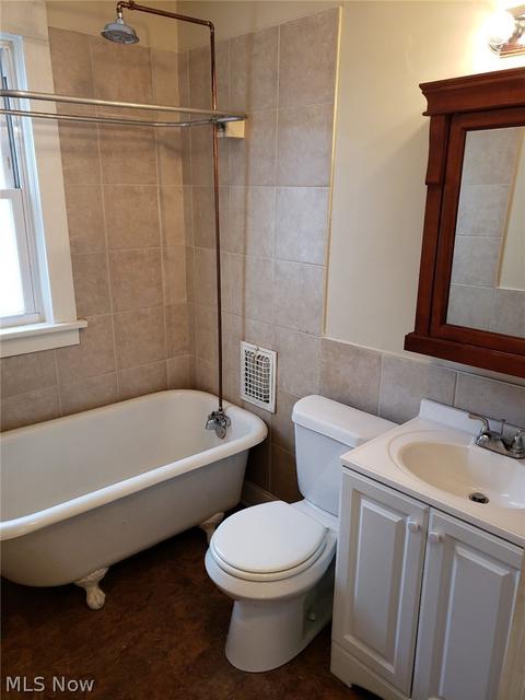 3712 Pershing Ave, Parma, OH 44134 photo 7
