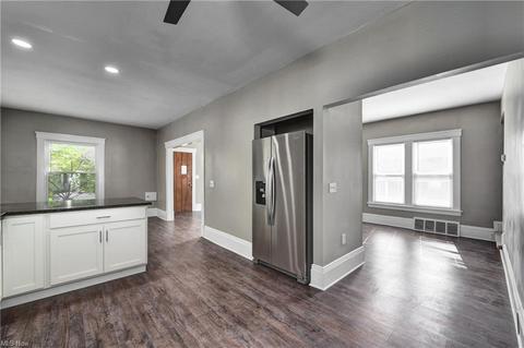 160 Beebe Ave, Elyria, OH 44035 photo 7