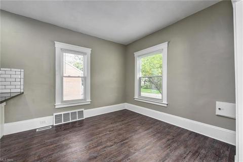 160 Beebe Ave, Elyria, OH 44035 photo 12