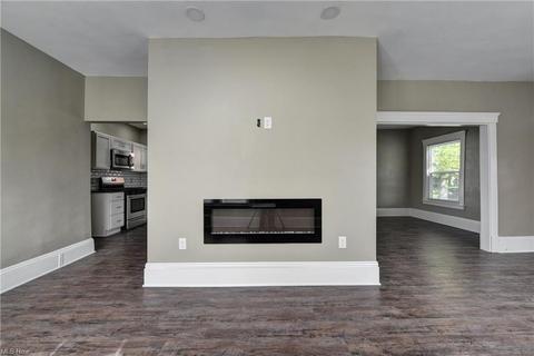160 Beebe Ave, Elyria, OH 44035 photo 8