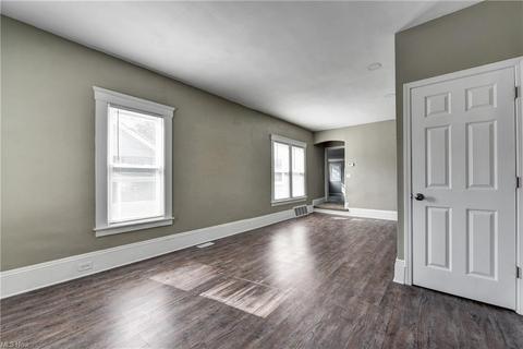 160 Beebe Ave, Elyria, OH 44035 photo 11