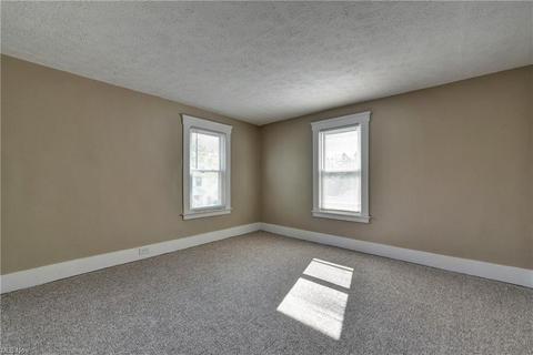 160 Beebe Ave, Elyria, OH 44035 photo 14
