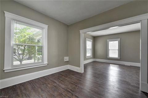 160 Beebe Ave, Elyria, OH 44035 photo 13