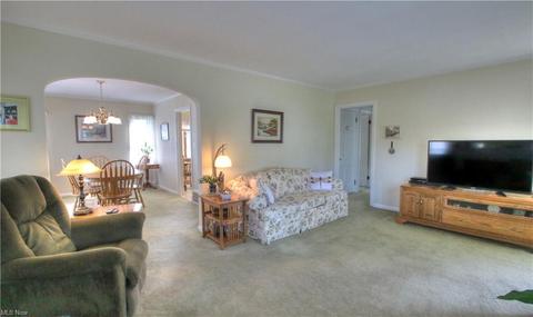 255 E 248th St, Euclid, OH 44123 photo 4