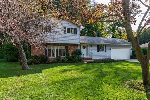 6331 Chase Dr, Mentor, OH 44060 photo 2