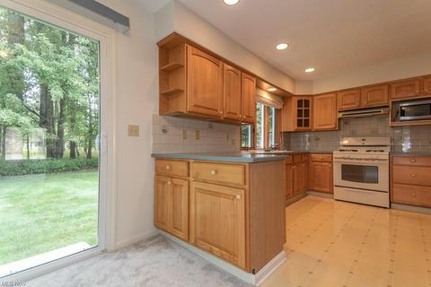 6331 Chase Dr, Mentor, OH 44060 photo 9