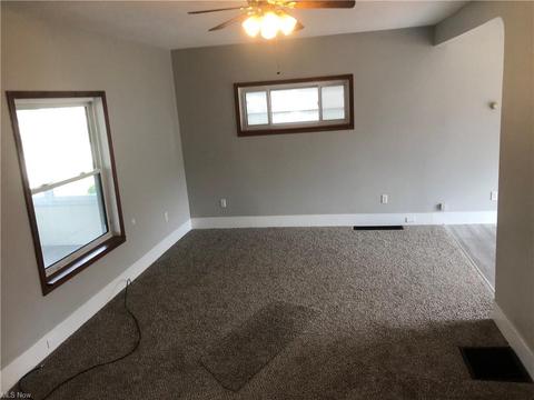 1656 Walnut Blvd, Ashtabula, OH 44004 photo 4