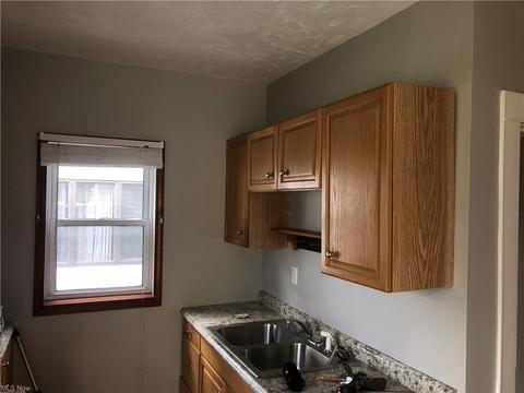 1656 Walnut Blvd, Ashtabula, OH 44004 photo 6