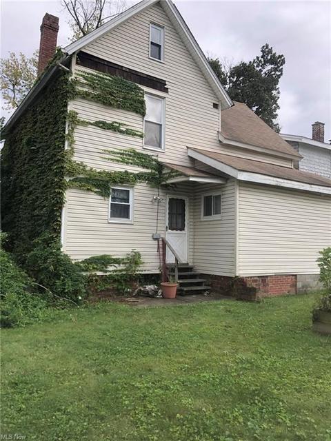 1019 Clarendon Ave NW, Canton, OH 44708 photo 3