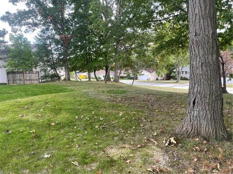 2741 Burden Dr, Parma, OH 44134 photo 15