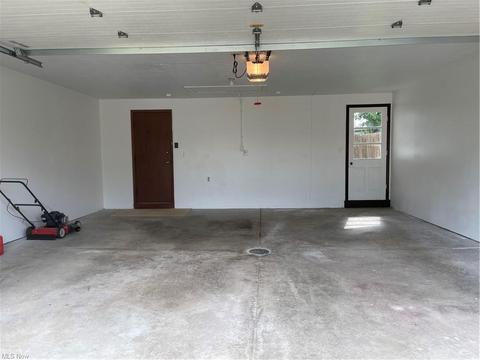2741 Burden Dr, Parma, OH 44134 photo 2