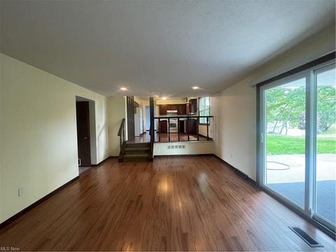 2741 Burden Dr, Parma, OH 44134 photo 13