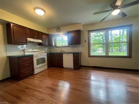 2741 Burden Dr, Parma, OH 44134 photo 9