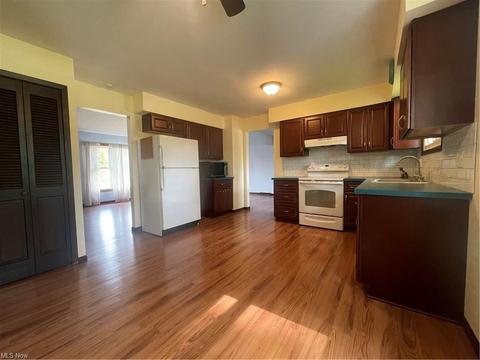 2741 Burden Dr, Parma, OH 44134 photo 8