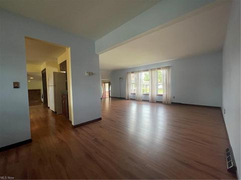2741 Burden Dr, Parma, OH 44134 photo 6